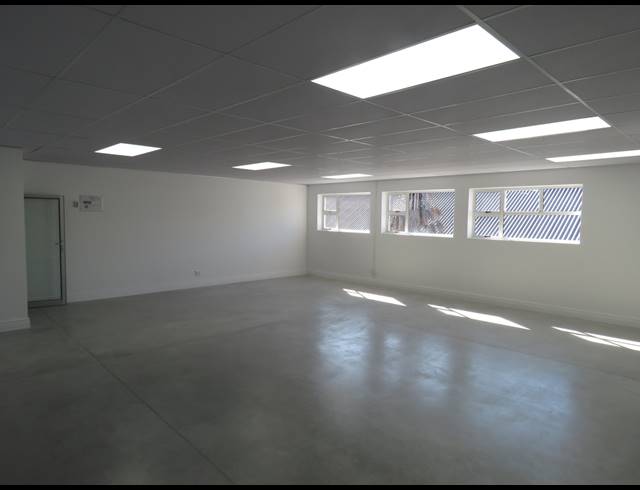 73M² OFFICE TO LET IN SOMERSET WEST CENTRAL